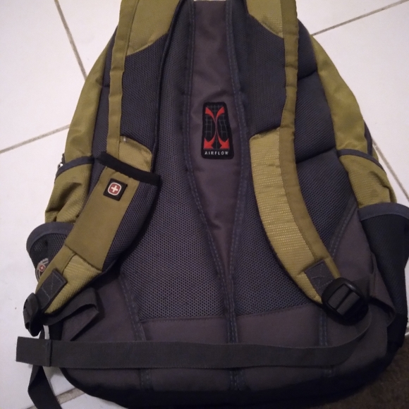 Swiss Gear Backpack - Picture 2 of 4